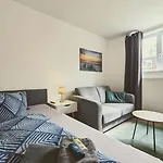 Infinity Apartmenthaus Am Park 公寓 *