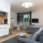 Infinity Apartmenthaus Am Park 公寓