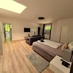公寓 Infinity Apartmenthaus Am Park 威廉港
