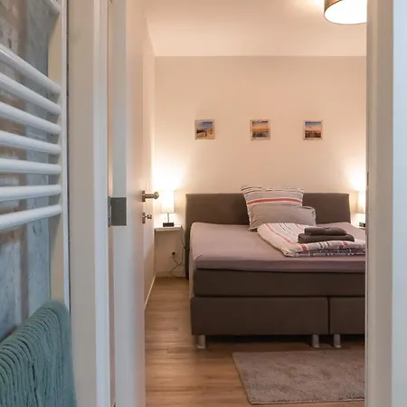 Апартаменты Infinity Apartmenthaus Am Park Вильгельмсхафен